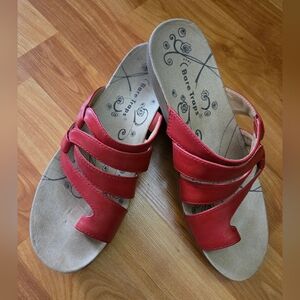 BareTraps Joules Slip On Sandals Women's Sz 8 Red